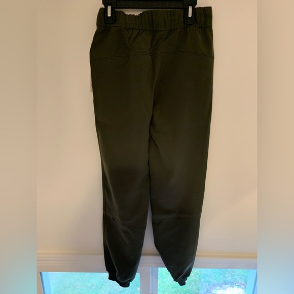 NWT Lululemon Athletica On The Fly Woven Jogger- Women- Olive - Picture 4 of 6